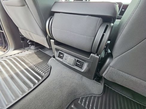 Used 2024 Chevrolet Silverado 1500 LT AWD/4WD image 30
