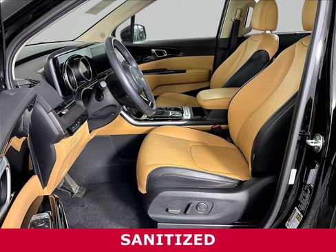 Certified 2024 Kia Carnival EX FWD image 19