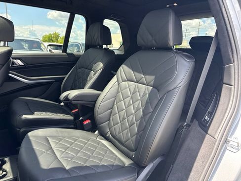 Used 2025 BMW X7 xDrive40i w/ Executive Package AWD/4WD image 25