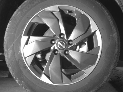 Used 2025 Nissan Rogue SV image 13