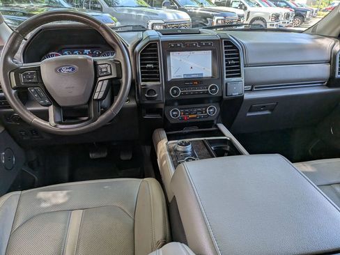 Used 2020 Ford Expedition Limited w/ Equipment Group 302A AWD/4WD image 33