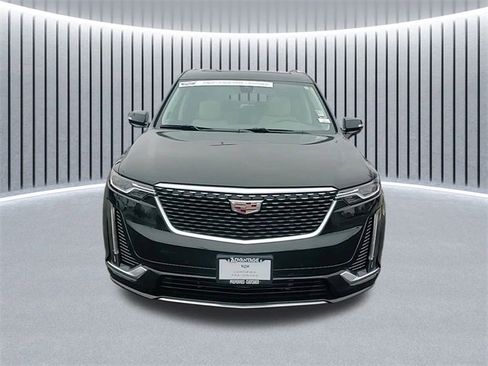 Used 2023 Cadillac XT6 Premium Luxury image 11