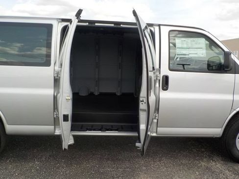 New 2026 GMC Savana 3500 Extended w/ Driver Convenience Package RWD image 17