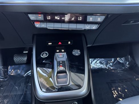 Used 2022 Audi Q4 e-tron Premium Plus w/ Premium Plus image 26