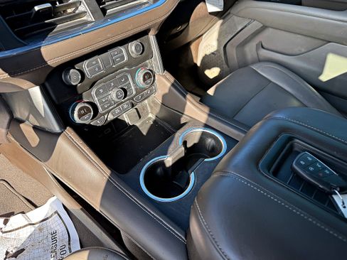 Used 2021 Chevrolet Tahoe Z71 w/ Z71 Signature Package image 19