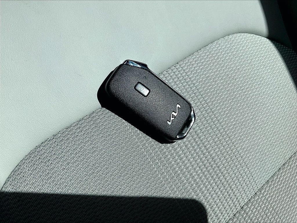 Used 2023 Kia Niro Wind w/ Wind Preserve Package FWD image 29