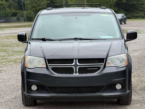 Used 2011 Dodge Grand Caravan Crew FWD image 2