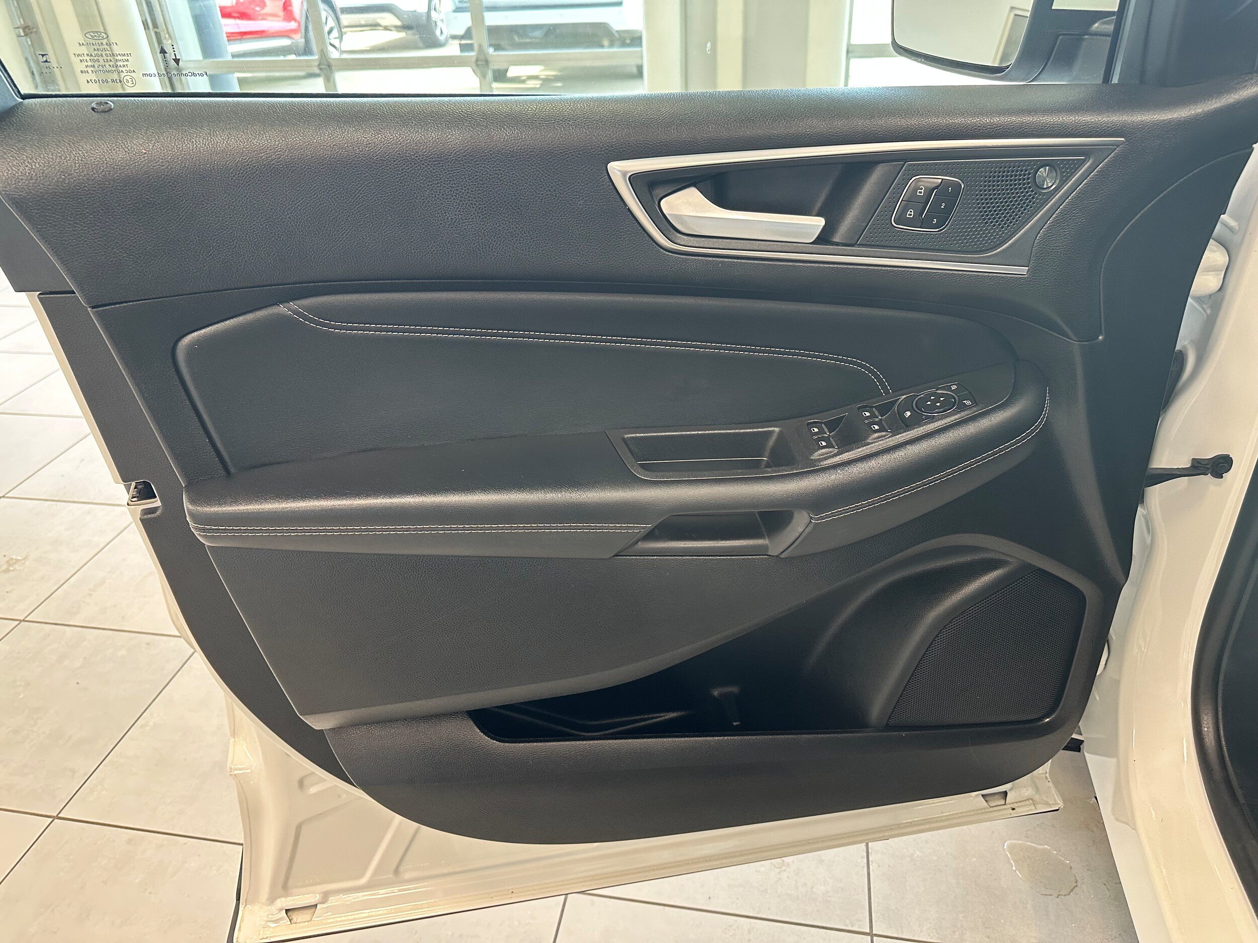 Used 2024 Ford Edge Titanium AWD/4WD image 11