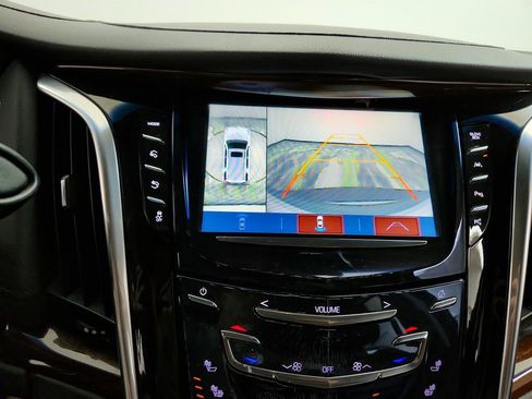 Used 2019 Cadillac Escalade Luxury RWD image 20