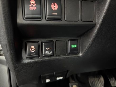 Used 2018 Nissan Rogue Sport SL w/ SL Premium Package image 27