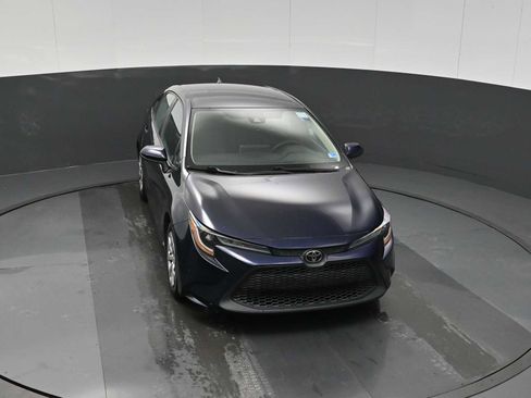 Used 2021 Toyota Corolla LE image 11