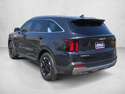 Used 2025 Kia Sorento S FWD image 7