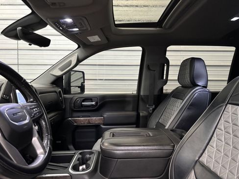 Used 2020 GMC Sierra 3500 Denali w/ Denali Ultimate Package image 23