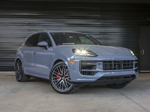 New 2026 Porsche Cayenne S AWD/4WD image 9