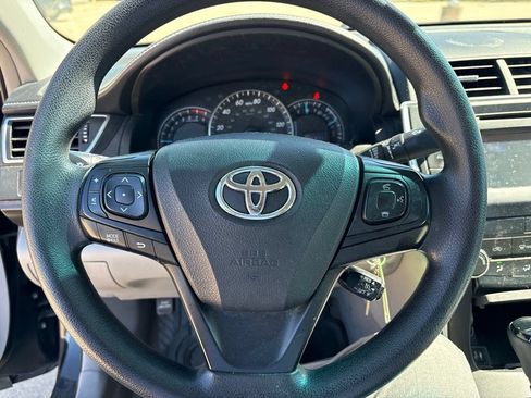 Used 2015 Toyota Camry LE FWD image 15