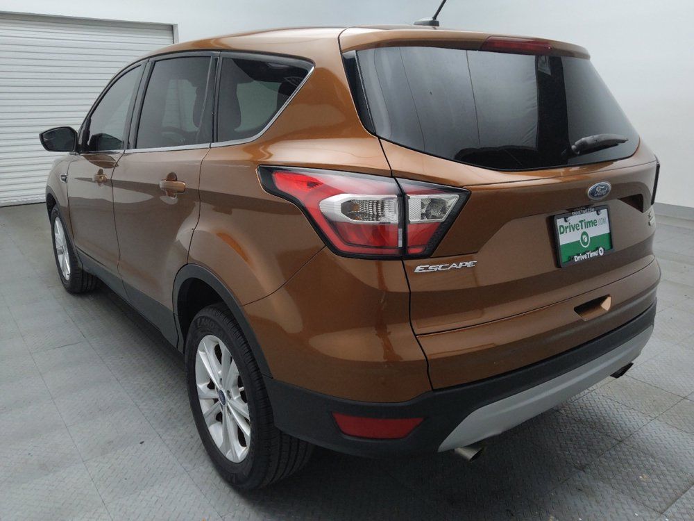 Used 2017 Ford Escape SE FWD image 5
