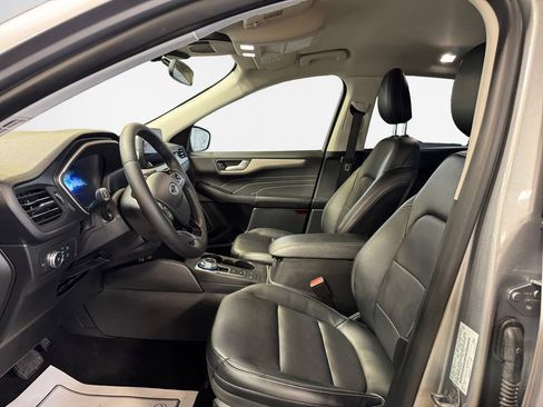 Certified 2022 Ford Escape SEL w/ Technology Package AWD/4WD image 12