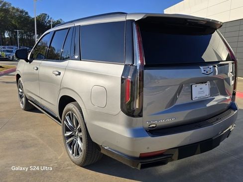 Used 2023 Cadillac Escalade Sport Platinum image 2