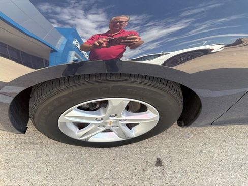 Used 2025 Chevrolet Malibu LS FWD image 5