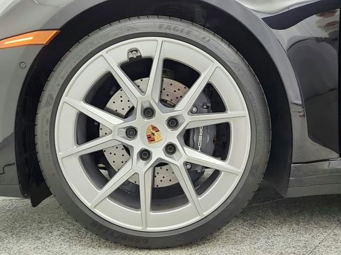 Used 2025 Porsche 911 Carrera RWD image 13