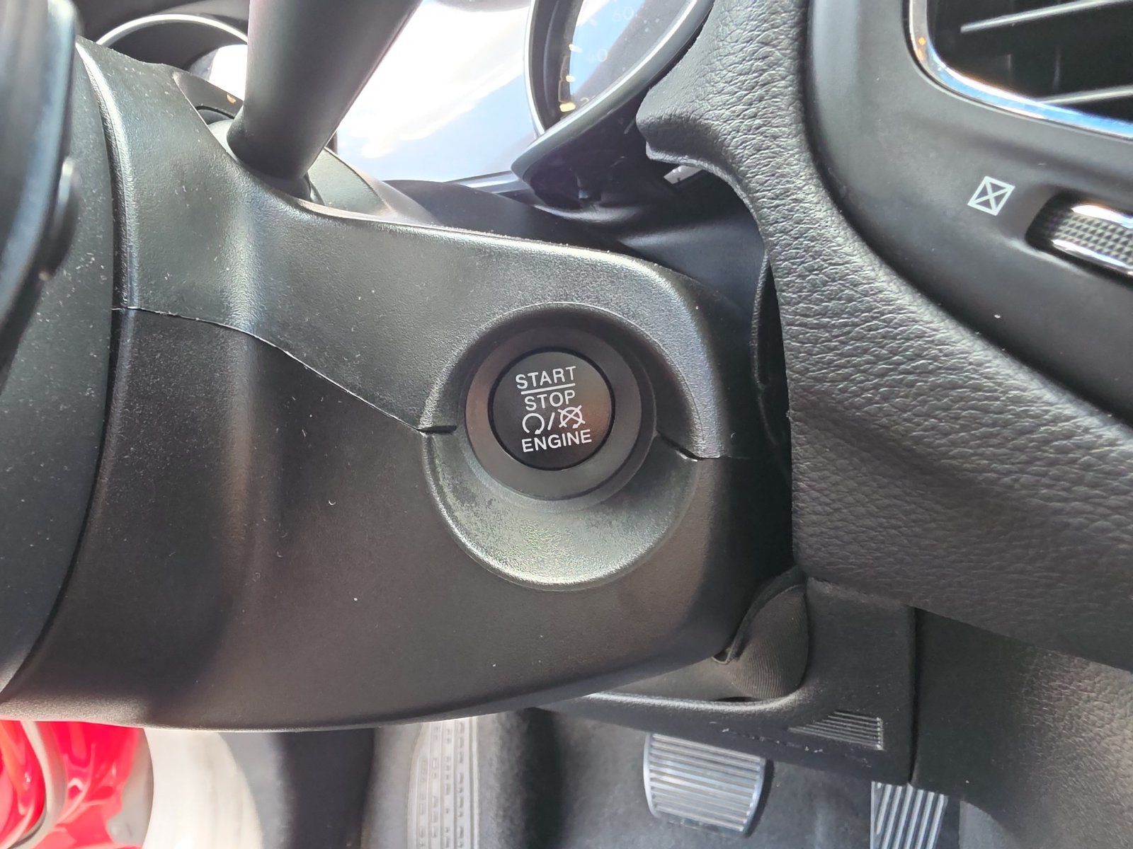 Used 2018 Jeep Compass Latitude w/ Popular Equipment Group FWD image 24
