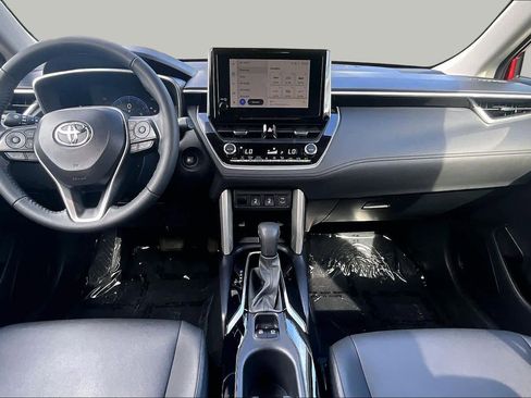 Used 2024 Toyota Corolla Cross XLE w/ Convenience Package AWD/4WD image 16
