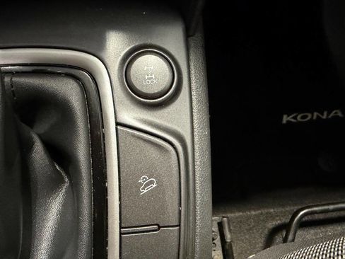 Used 2018 Hyundai Kona SE image 23