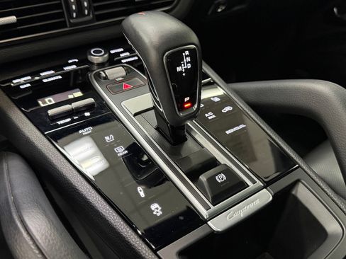 Used 2022 Porsche Cayenne E-Hybrid w/ Premium Package AWD/4WD image 32