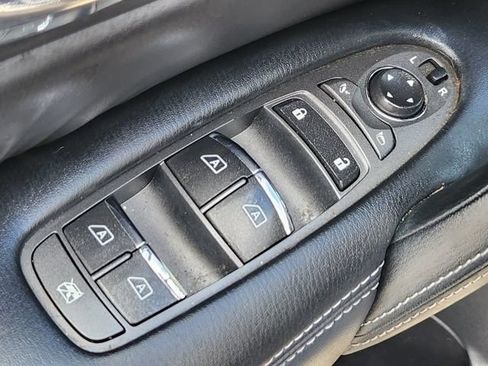 Used 2018 Nissan Armada SL w/ Premium Package RWD image 22