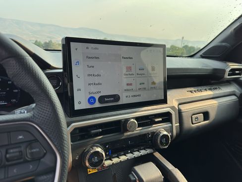 Certified 2025 Toyota Tacoma Limited AWD/4WD image 3