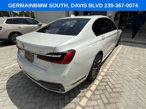 Used 2021 BMW 740i w/ M Sport Package RWD image 7