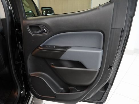 Used 2022 Chevrolet Colorado Z71 w/ Safety Package image 21