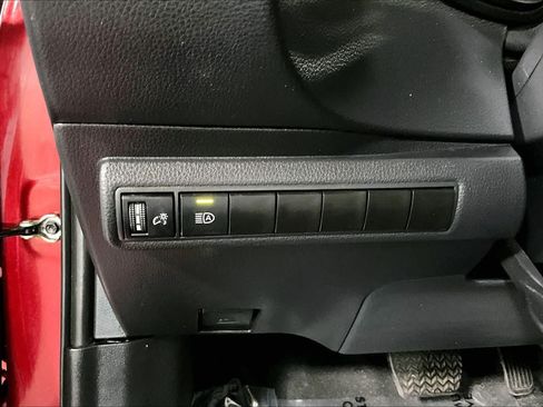 Used 2025 Toyota Corolla LE FWD image 35