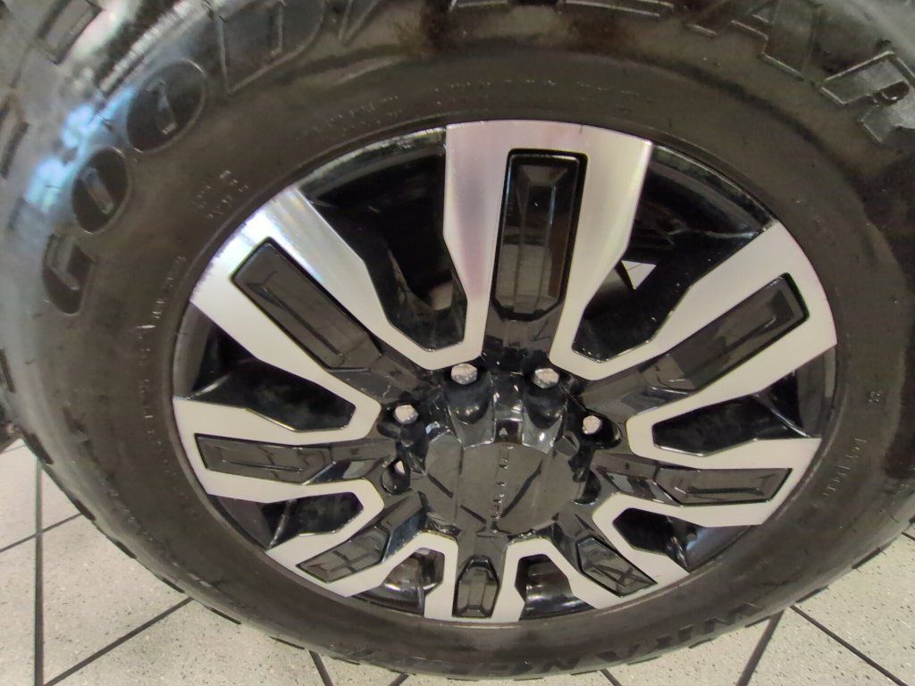 Used 2024 GMC Sierra 2500 Denali Ultimate AWD/4WD image 30