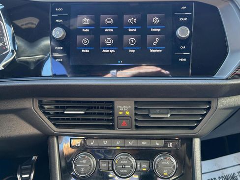 Used 2023 Volkswagen Jetta GLI Autobahn image 17