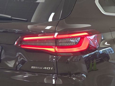 Used 2023 BMW X5 sDrive40i w/ Premium Package image 30