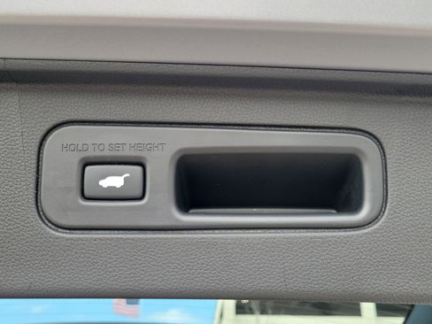 Certified 2025 Honda Pilot EX-L image 11