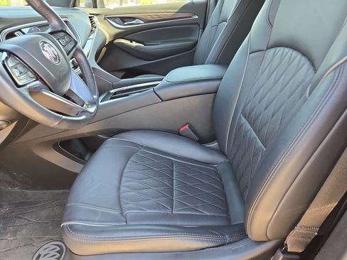 Used 2023 Buick Enclave Avenir w/ Avenir Technology Package AWD/4WD image 14