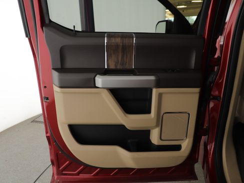 Used 2019 Ford F150 Lariat w/ Equipment Group 502A Luxury AWD/4WD image 12