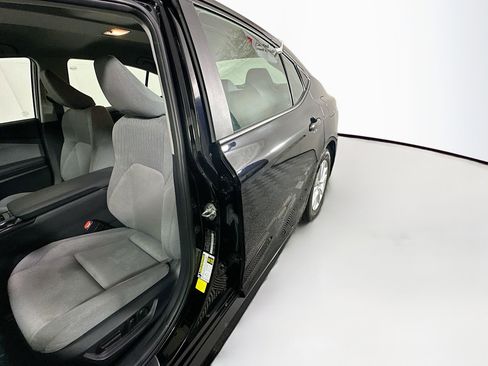 Used 2025 Toyota Camry LE w/ Convenience Package image 12