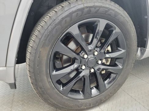 Used 2021 Jeep Grand Cherokee Laredo X RWD image 31