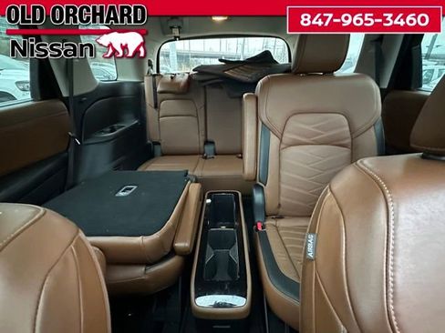 Used 2023 Nissan Pathfinder Platinum AWD/4WD image 12