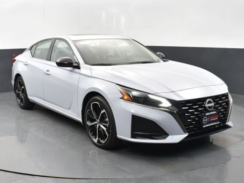 New 2025 Nissan Altima 2.5 SR image 1