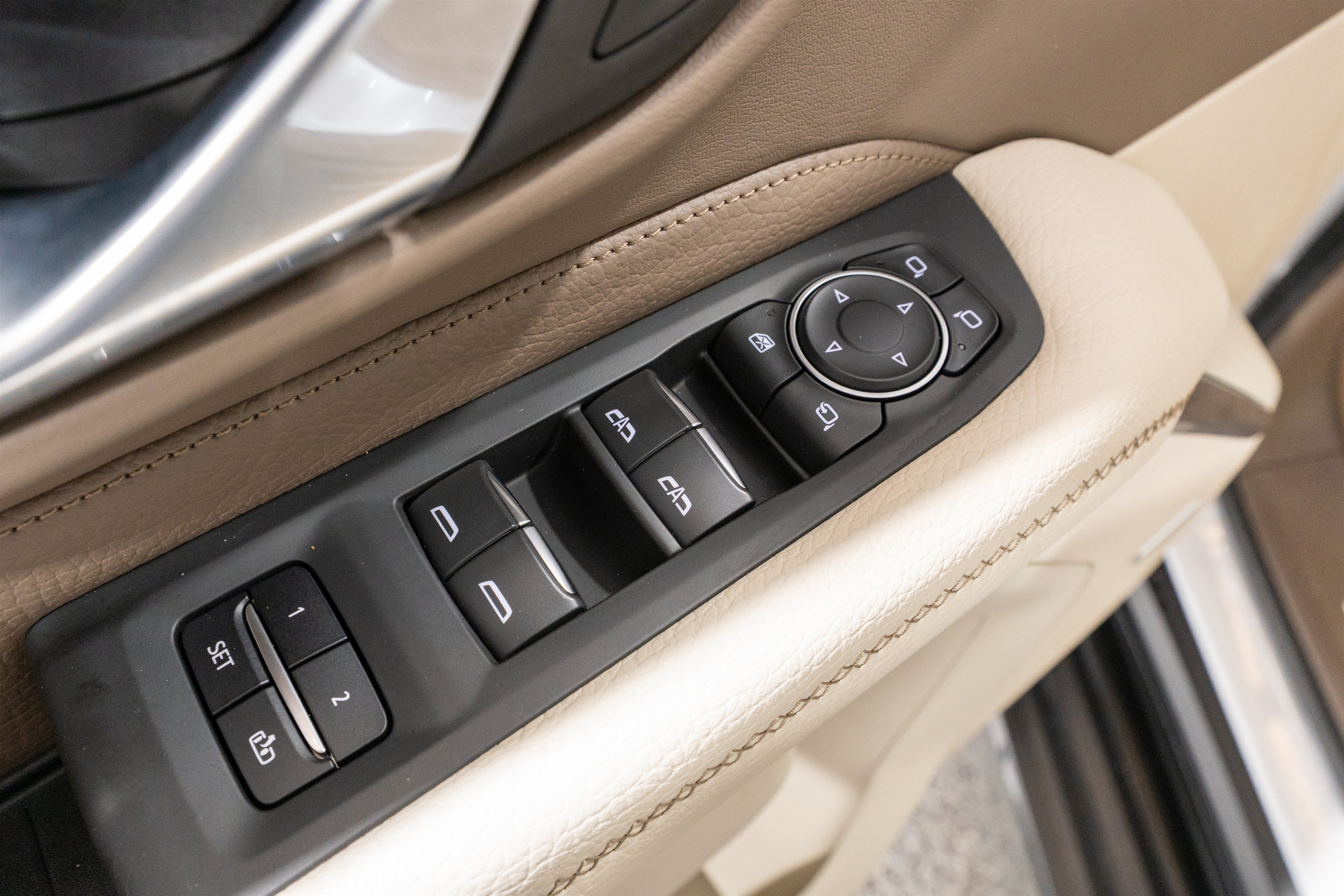 Used 2021 GMC Yukon XL Denali AWD/4WD image 14