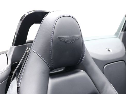 Used 2023 Aston Martin V8 Vantage Roadster RWD image 63