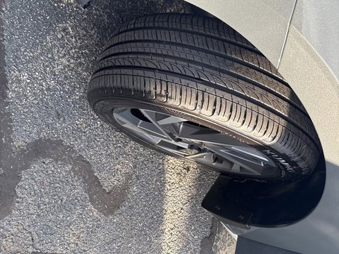 Used 2025 Hyundai Elantra Sport image 9