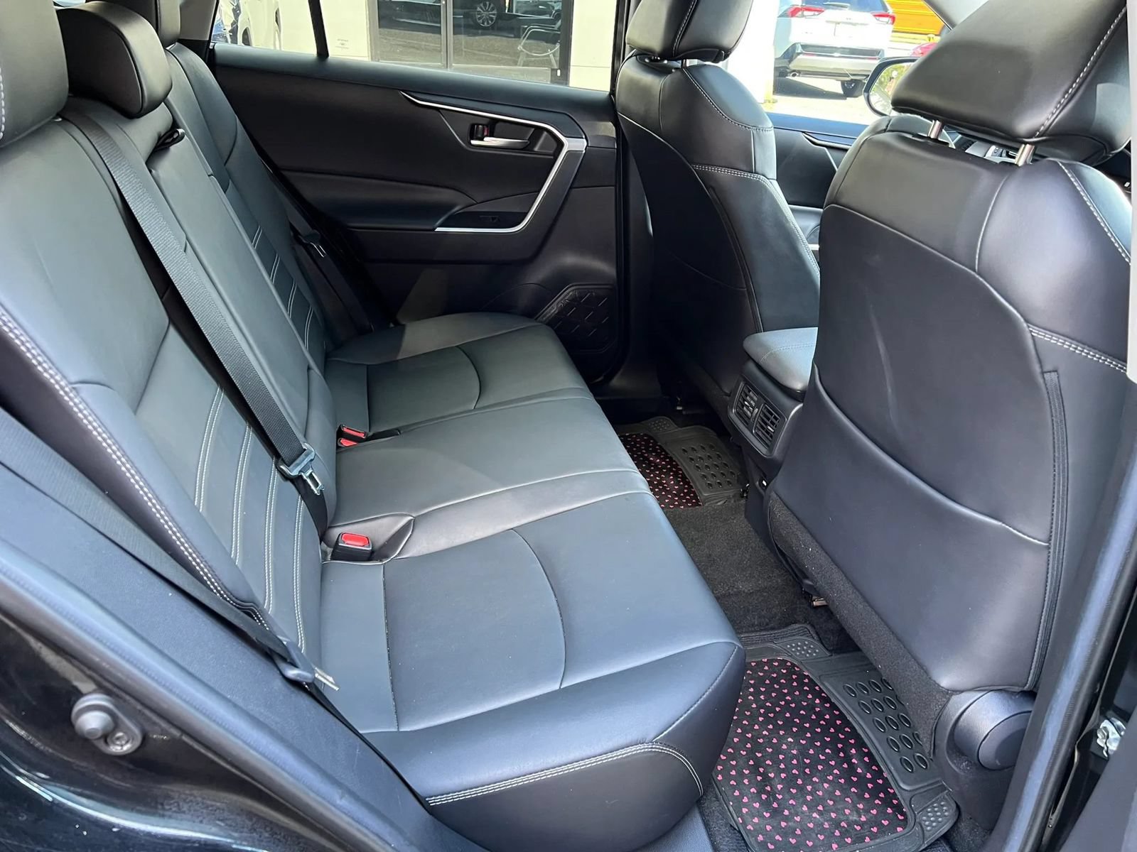 Used 2021 Toyota RAV4 XLE Premium FWD image 8
