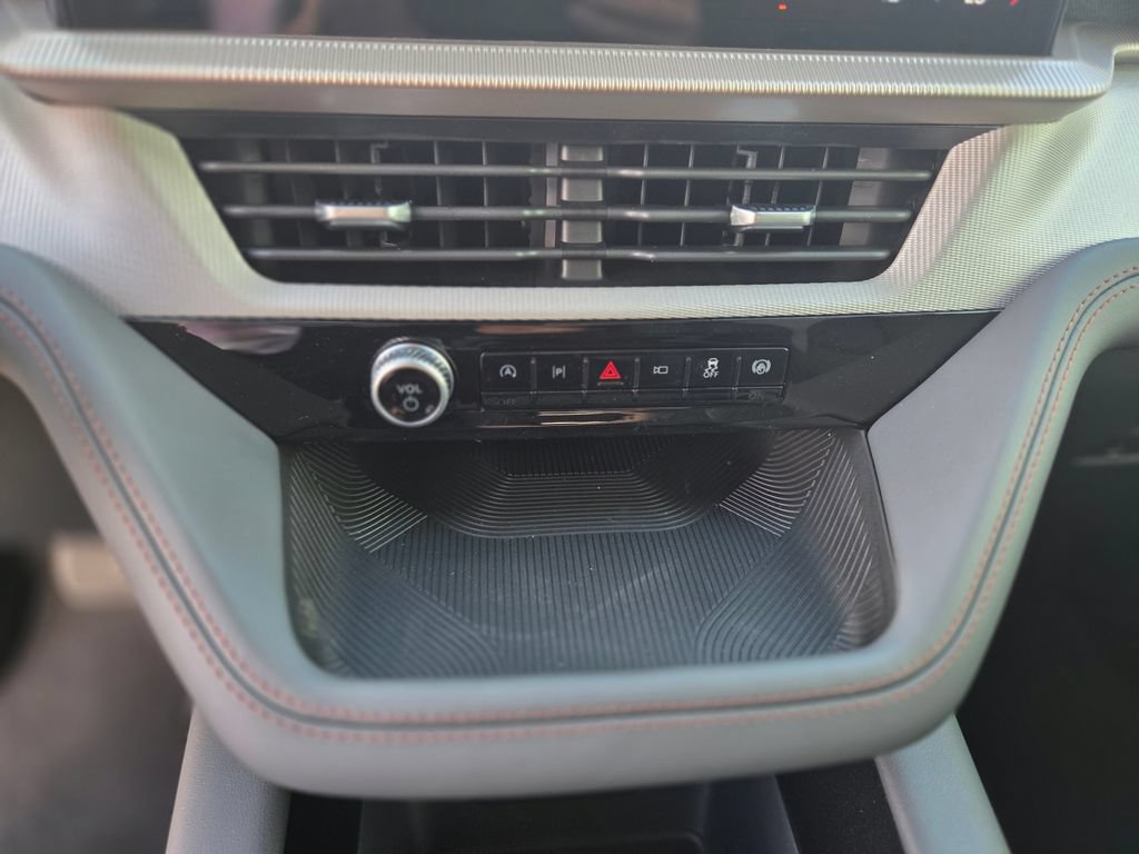 New 2026 Ford Explorer Active w/ Active Comfort Package RWD image 25