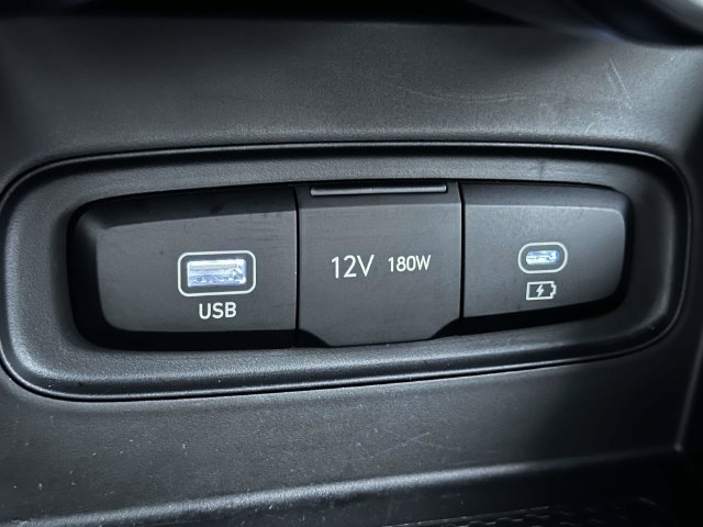 Used 2024 Hyundai Venue SEL FWD image 37