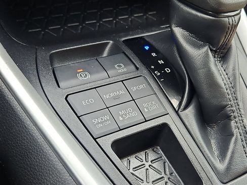 Used 2019 Toyota RAV4 LE w/ All Weather Liner Package AWD/4WD image 16